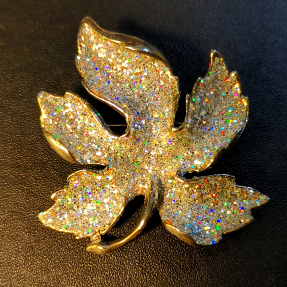 Vintage Women's Brooch Silver with Iridescent